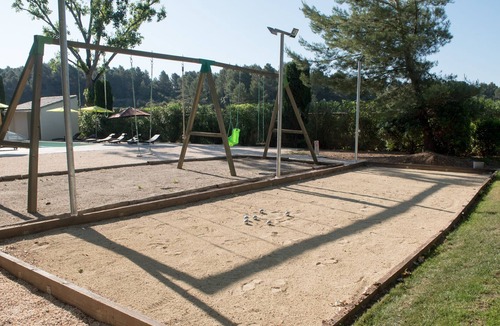 Ouveillan House | Crusade family suite