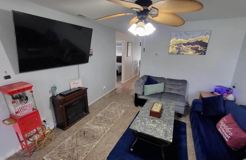 Harlandale House | CRWorld Adventure Full Home/Duplex