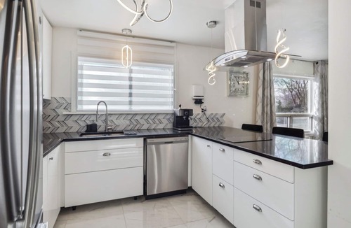 Crystal Beach House | Crystal Beach - Glamorous Cottage w/2 BR+ 1BA/Near Lake