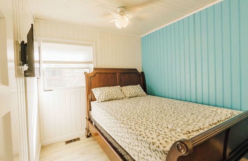 Crystal Beach Cottage | Crystal Beach Scenic Waterfront 3 bedrooms
