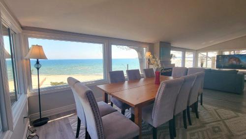 Crystal Beach House | Crystal Beach Waterfront Cottage - Sunset Views