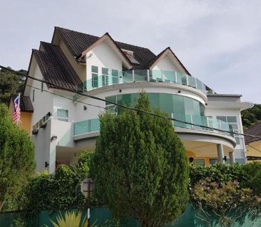 Tanah Rata House | Crystal Cameron Vacation Bungalow