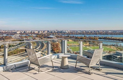 Crystal City Apartment | Crystal City Arlington | Two Bedroom Apartment | by GLS