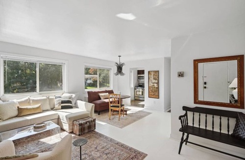 Aurora Highlands Apartment | Crystal City Charm/Free Parking