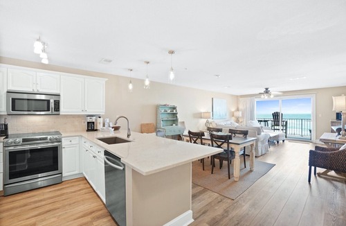 Crystal Beach Condo | Crystal Dunes Beach Resort by Panhandle Getaways