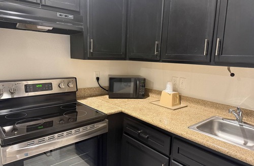 Baytown Hotel | Crystal Inn - Garth Rd