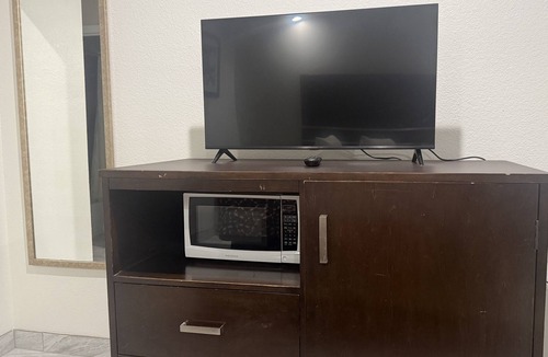 Baytown Hotel | Crystal Inn - Garth Rd