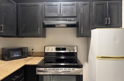 Baytown Hotel | Crystal Inn - Garth Rd