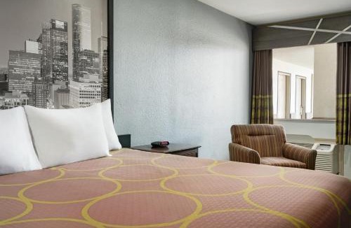 Northside Hotel | Crystal Inn Northeast Houston Downtown I-610