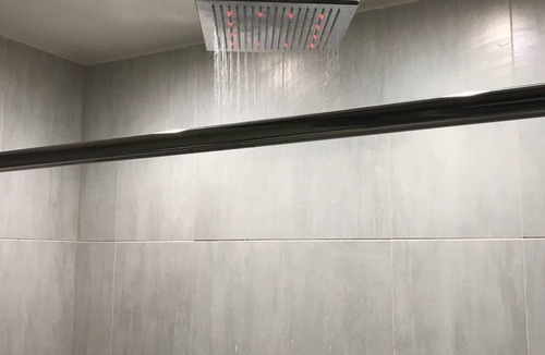 Clodine Hotel | Crystal Inn - Sugar Land