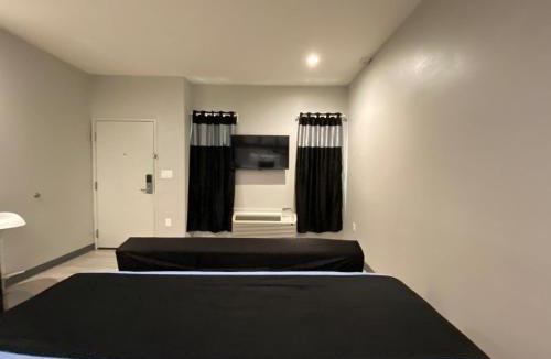 Clodine Hotel | Crystal Inn - Sugarland
