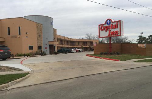 Willow Meadows/Willowbend Area Hotel | Crystal Inn