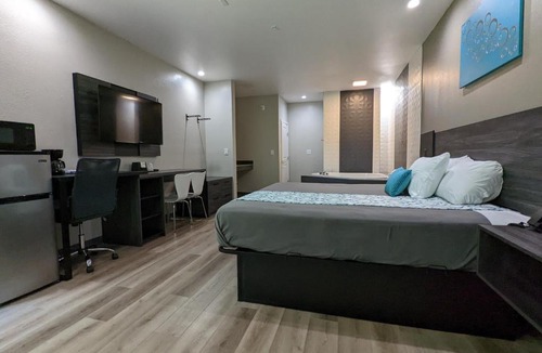 Jacinto City Hotel | Crystal Inn
