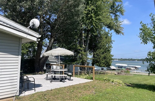 Crystal Cottage | Crystal Lake Cottage with Private Dock