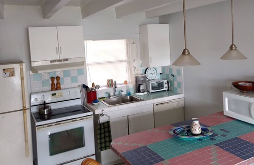 Putnam Hall Apartment | Crystal Lake Rental