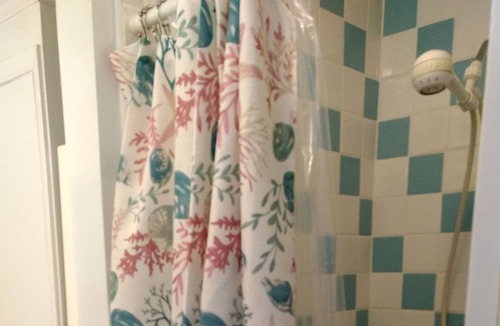 Putnam Hall Apartment | Crystal Lake Rental