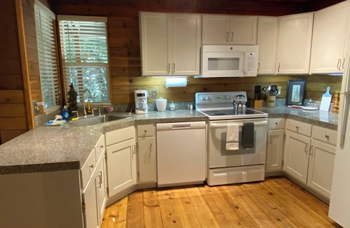 Enumclaw Cabin | Crystal Mountain Cozy Cabin