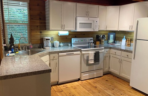 Enumclaw Cabin | Crystal Mountain Cozy Cabin