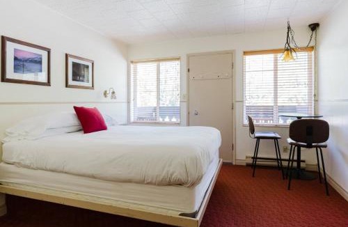 Enumclaw Cabin | Crystal Mountain Hotels