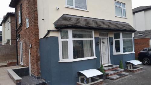 Trafford Apartment | Crystal place