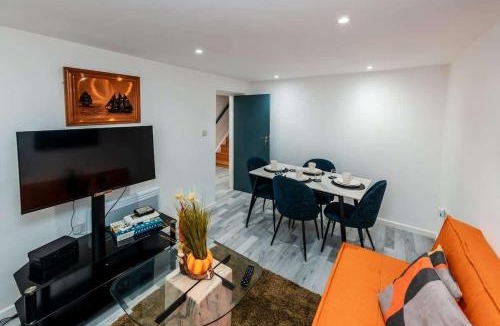 Trafford Apartment | Crystal place