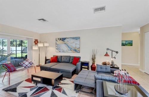 Crystal River House | Crystal River Heated pool 3 mins Sister Spring