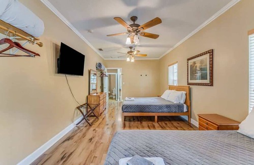 Chassahowitzka Bed & Breakfast | Crystal River Suite