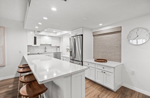 Siesta Key Condo | Crystal Sands Unit 806 - Beachfront