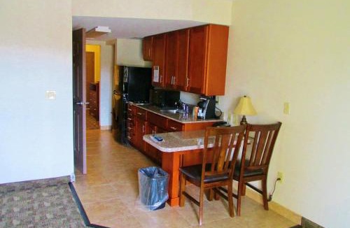 Towanda Hotel | Crystal Springs Inn and Suites