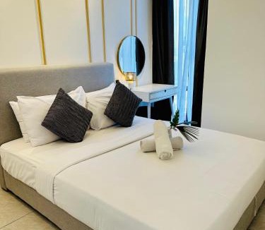 Golden Triangle Apartment | Crystal Suites At Axon Residence