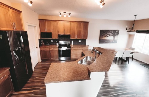 Auburn Bay House | Crystal · The Ultimate Family Home- 5 Bedroom with playground