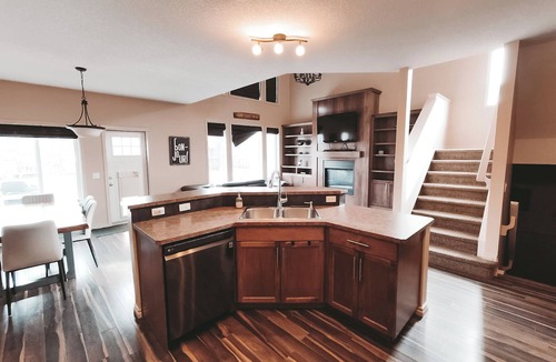 Auburn Bay House | Crystal · The Ultimate Family Home- 5 Bedroom with playground