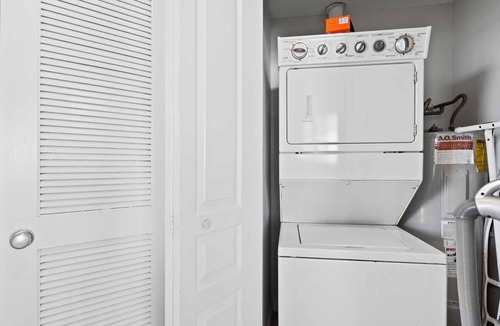 Avalon Beach Estates Condo | Crystal View 304 Beach Service, Great Views, 3bed/ 3 bath Pet Friendly