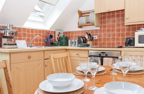 Black Torrington House | CRYSTALS, pet friendly, with pool in Hatherleigh