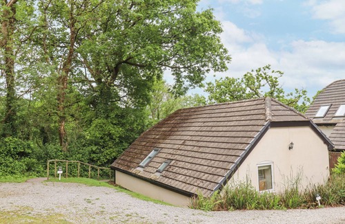 Black Torrington House | CRYSTALS, pet friendly, with pool in Hatherleigh