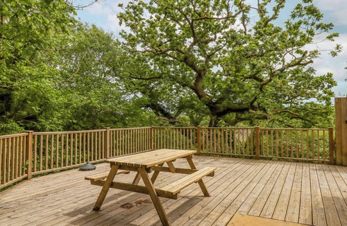 Black Torrington House | CRYSTALS, pet friendly, with pool in Hatherleigh