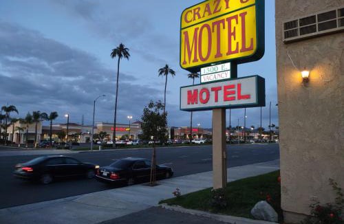 Orange Hotel | Crzy 8 Motel
