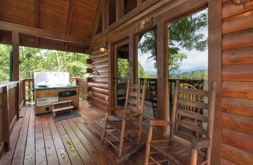 Black Bear Falls Cabin | Cub's Cove by Jackson Mountain Rentals