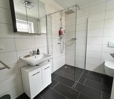 Eberbach House | Cube - Ferienhaus mit Garten und Terrasse in Eberbach