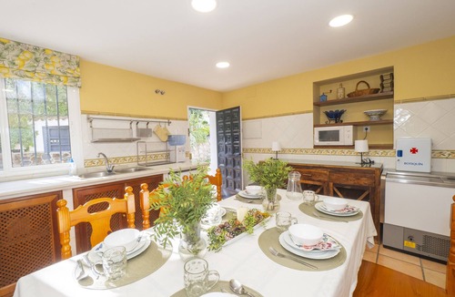 Guillena Cottage | Cubo's Quinta de los Cisnes & minigolf included/private pool/free wifi/relax