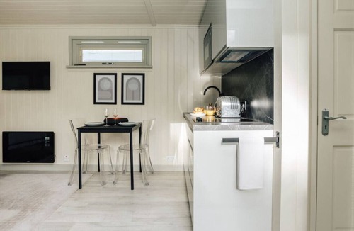 Medmenham Apartment | Cuckoo s Hideaway - From 75 Per Night