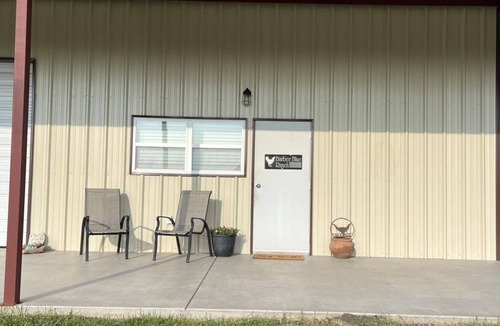 Westminster Cottage | Cuddly Critters Cottage - Alpacas, Goats, Emu's and YOU!