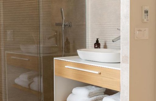 Altillac Hotel | Cueillette