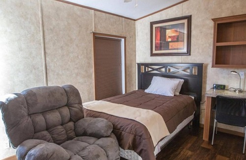 Cuero Hotel | Cuero Oilfield Housing