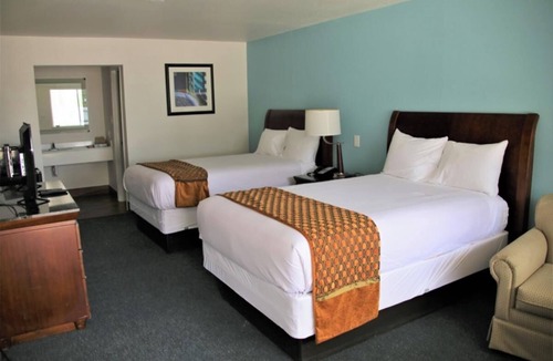 Cuero Hotel | Cuero Stay with Prime Location – Close to Highways & Local Hotspots, w/Parking