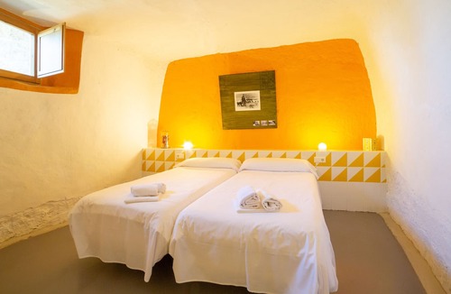Valtierra Cottage | Cuevas Rurales Bardeneras (ALONDRA) terrace, for 4 - 5 people