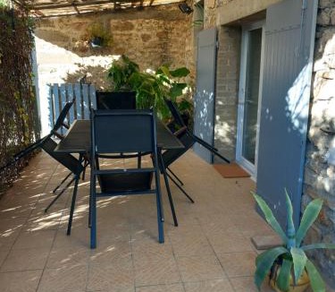 Saint-Christol-Les-Ales House | Cuisine, chambres et salle de bains indépendants près d Anduze