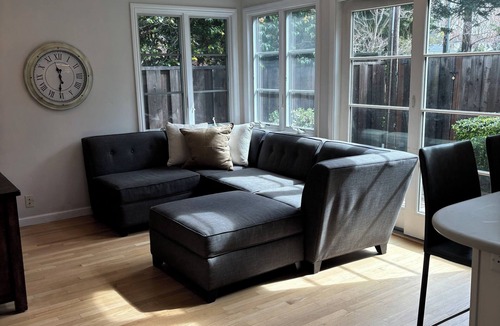 Burlingame House | Cul de sac, gate access to park, 2 minute walk to downtown