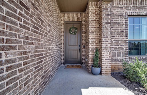 Joshua House | Cul-de-Sac Oasis: Your Perfect Family Hideaway!
