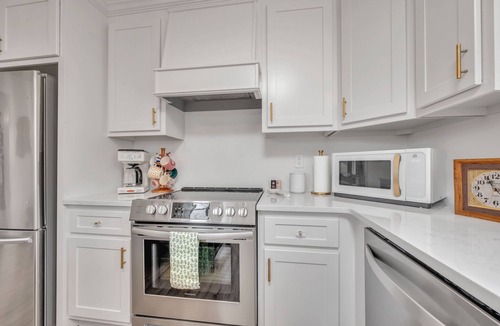 Cullman House | Cullman Cottage 3 bedrooms 4beds 2 baths